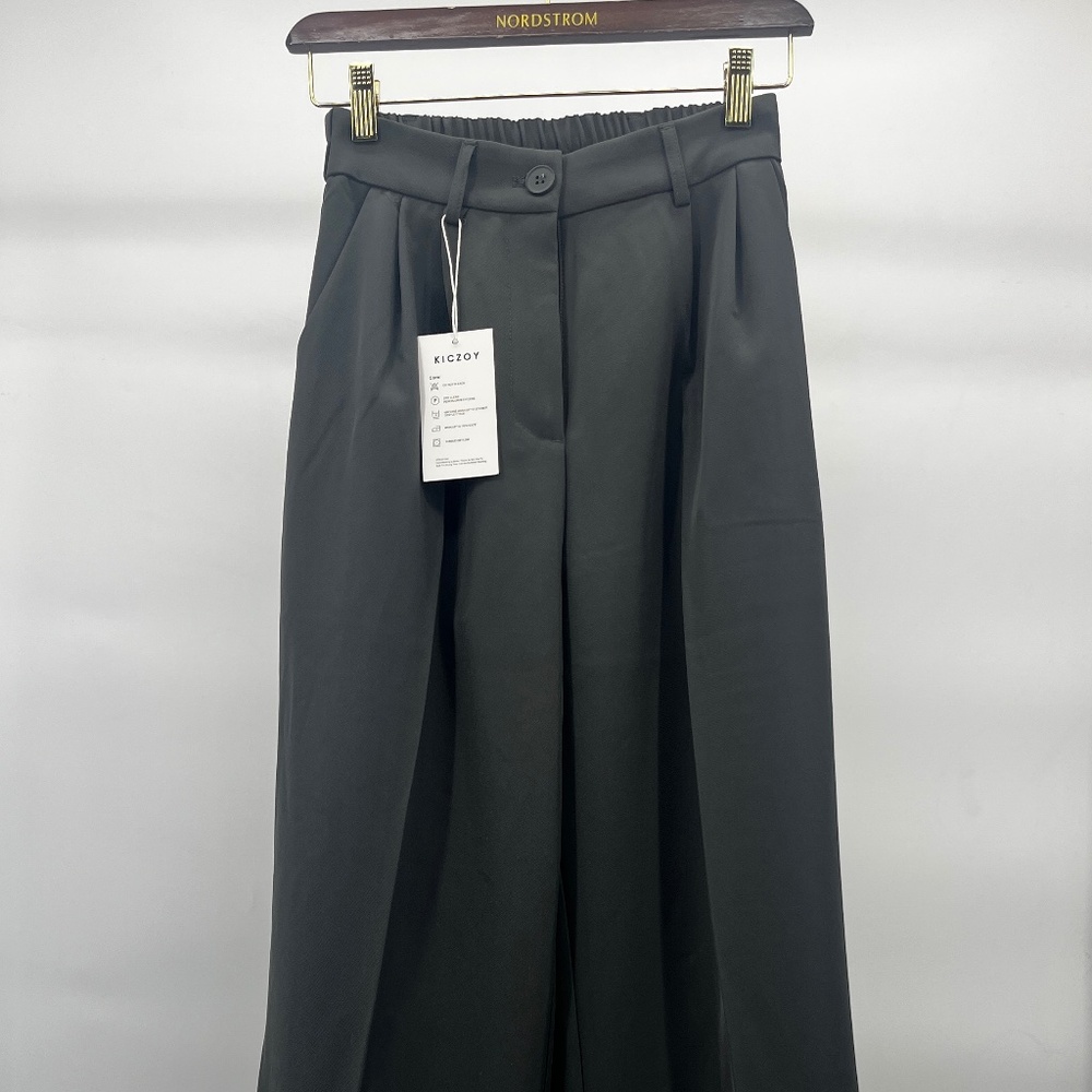 Women’s Pants - Size Small Gray Slacks With Pleat Wide Leg High Waisted